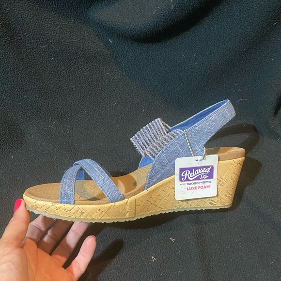 Sketchers wedge sandals - Picture 3 of 4